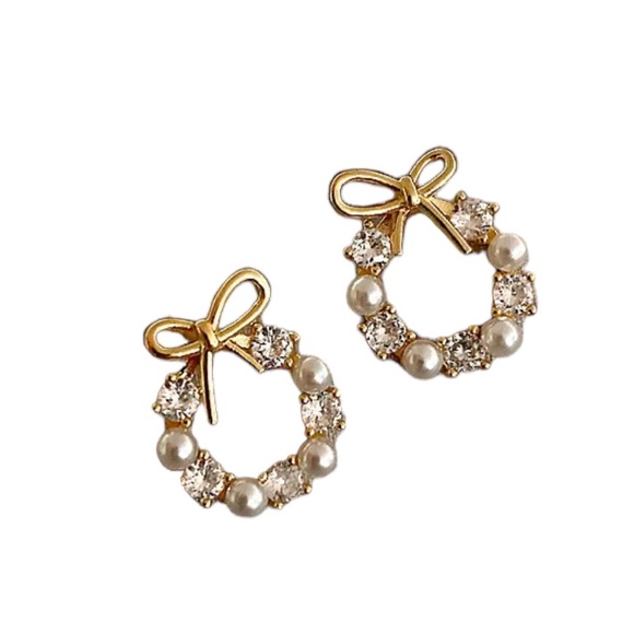 Pearl and Rhinestone Golden Wreath Earrings - Picture 5 of 5